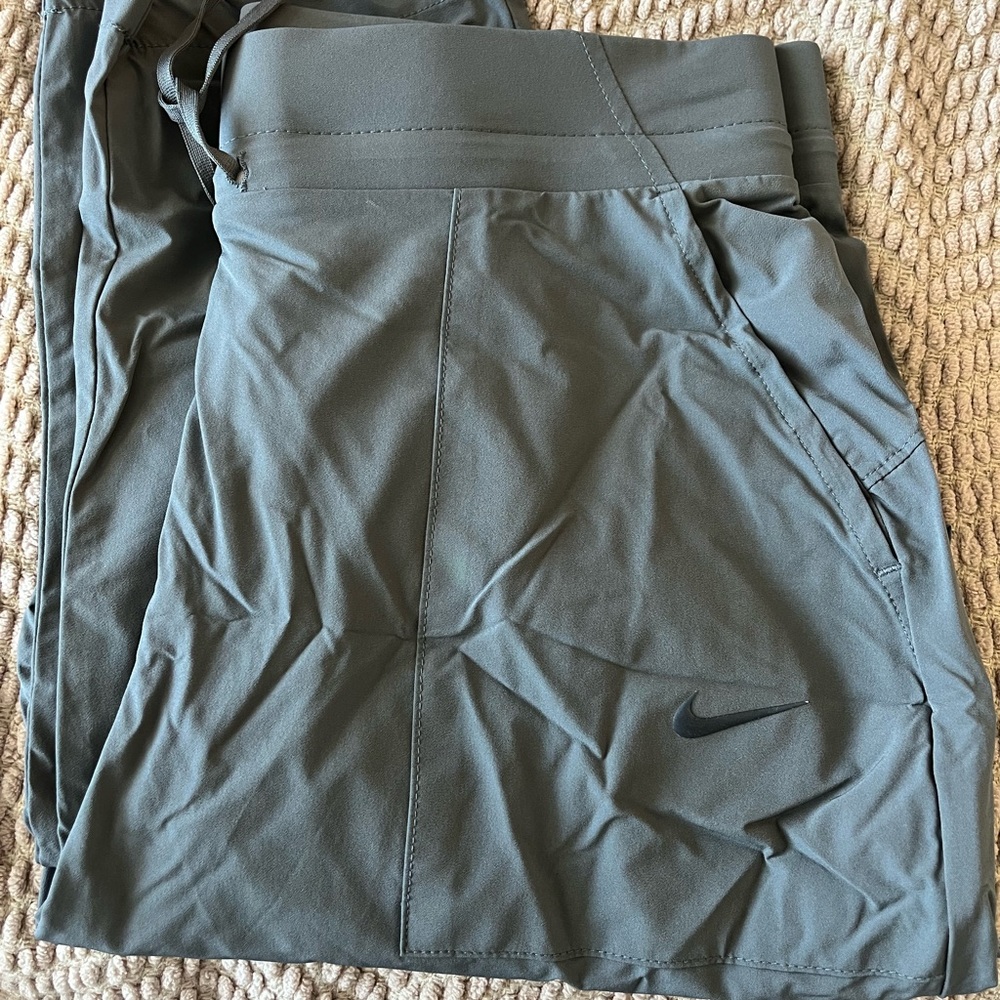 7/8 Nike Pants